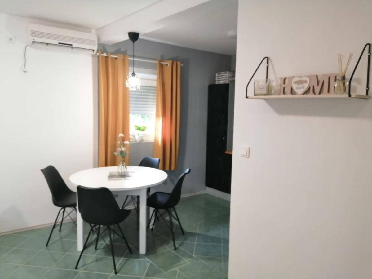 Holiday House Lara Starigrad Paklenica Extérieur photo