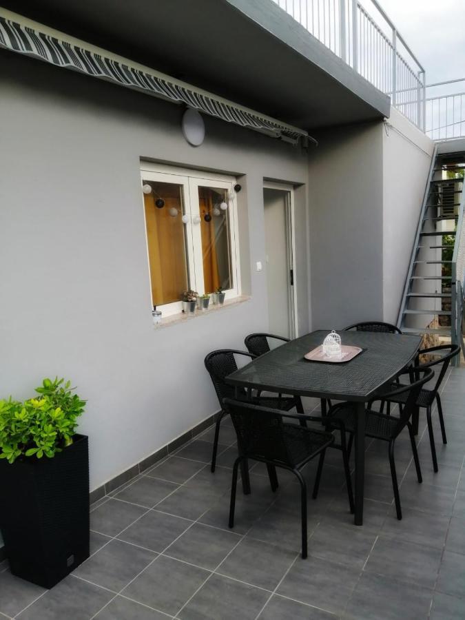 Holiday House Lara Starigrad Paklenica Extérieur photo